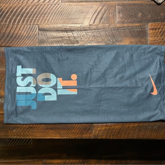 Nike Unisex-Adult Just Do It Running Neck Gaiter Wrap with Dri-Fit Techn… - Picture 1 of 3